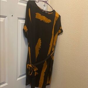 Black and Mustard Brushstroke Short Sleeve Dress